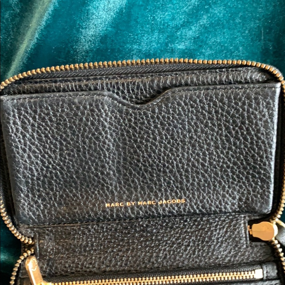 Marc By Jacobs Classic Zip Phone Wallet - Picture 5 of 7